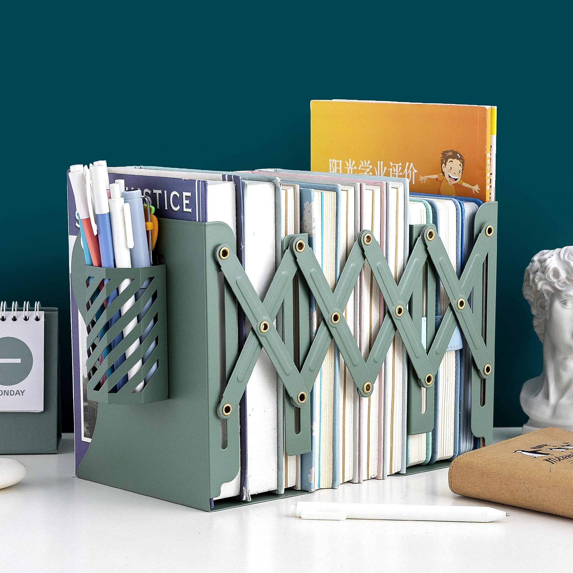 Expandable Bookend - XO