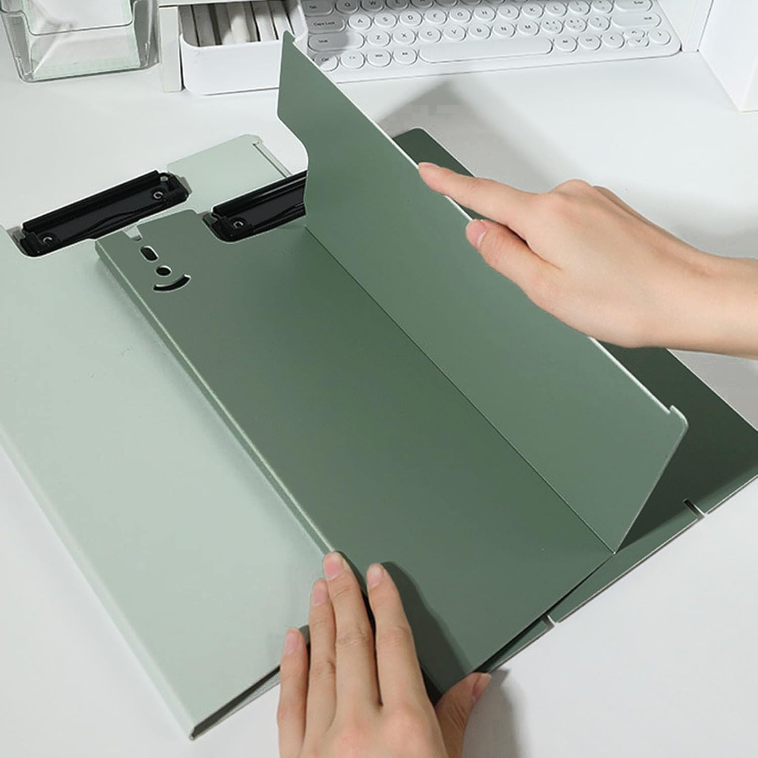 Foldable Display Clipboard