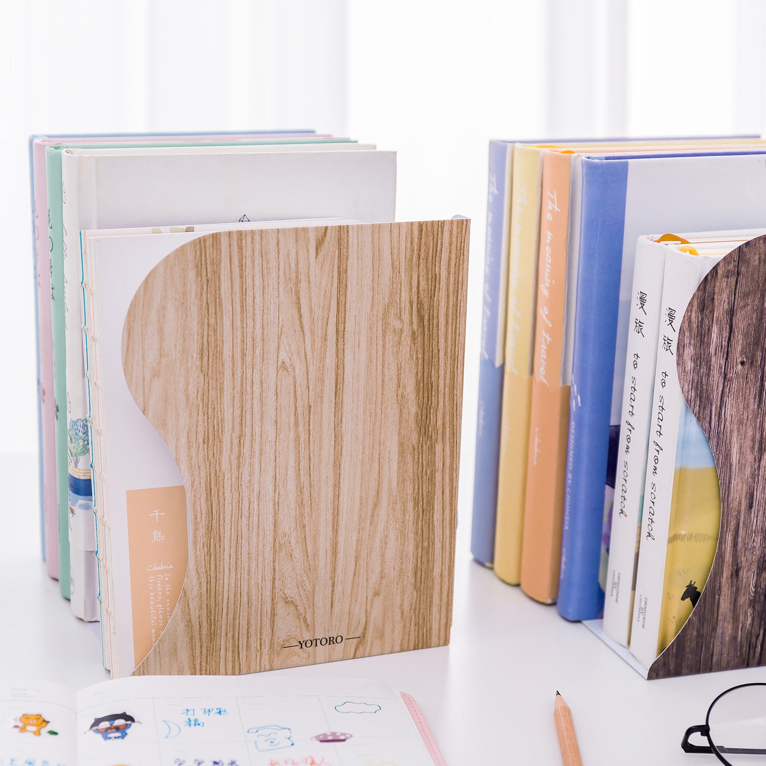 Expandable Bookend - Woody