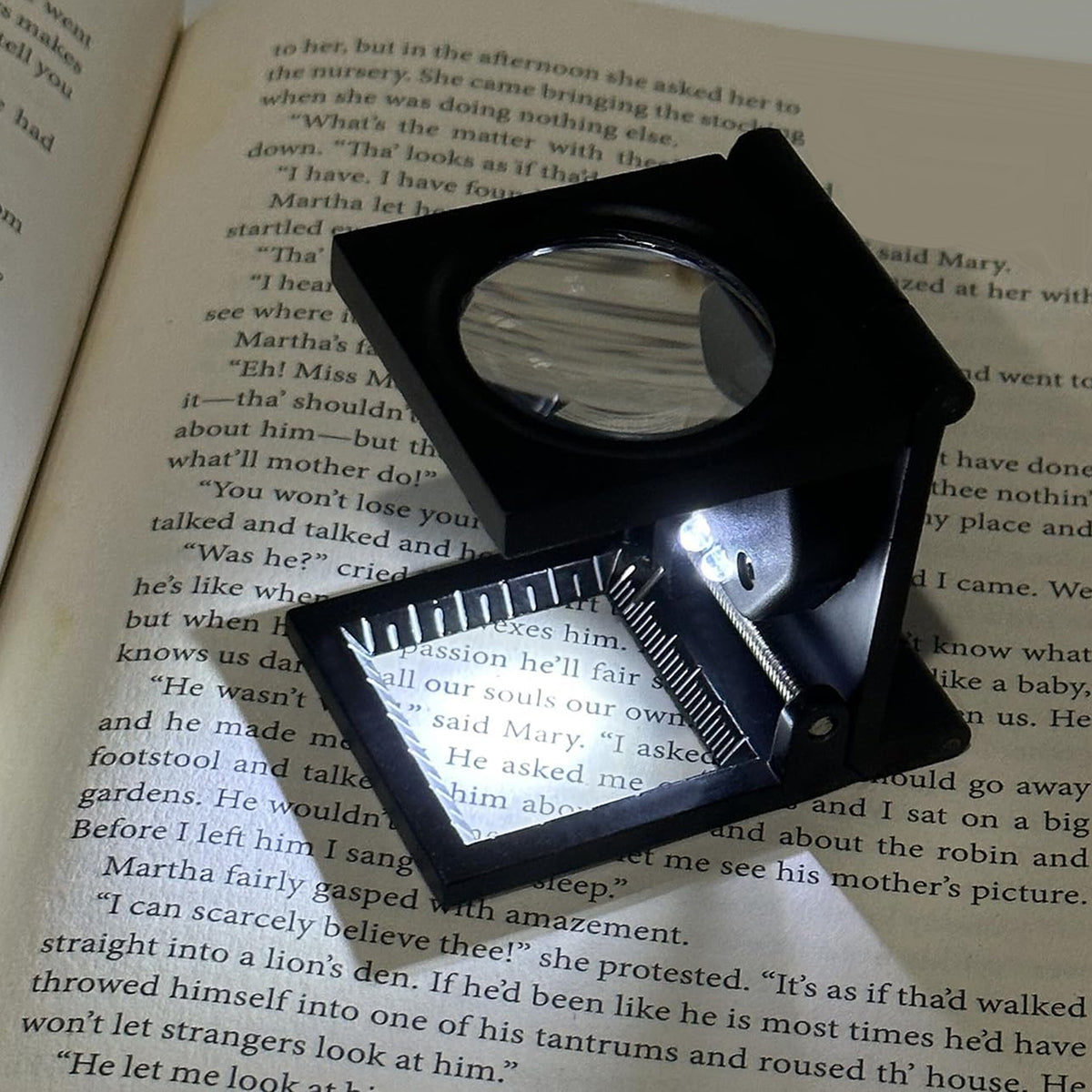 10X Folding Magnifier LED - oddpod